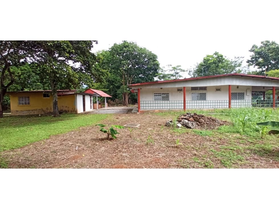 SE VENDE CASA DE CAMPO EN VIA PRINCIPAL >>LA MESA<< — foto 3