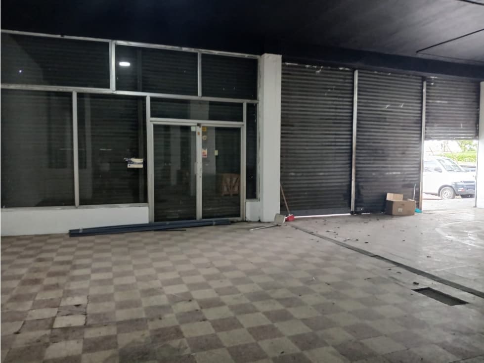 Se Alquila Local en Via España 1430 Mtrs — foto 4