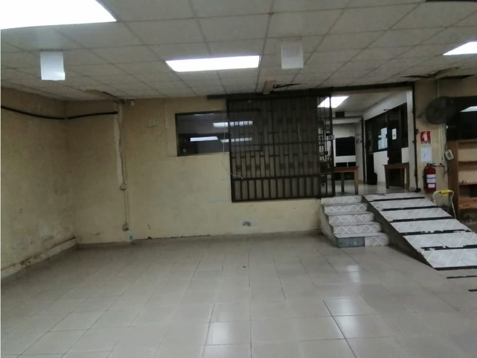 Se Alquila Local Comercial 300 mts en Parque Lefevre usd$2,000,oo — foto 5