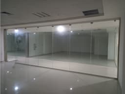 Se Alquilan 2 Oficinas Amobladas en la Cinta Costera 110 Mts $1.800.oo