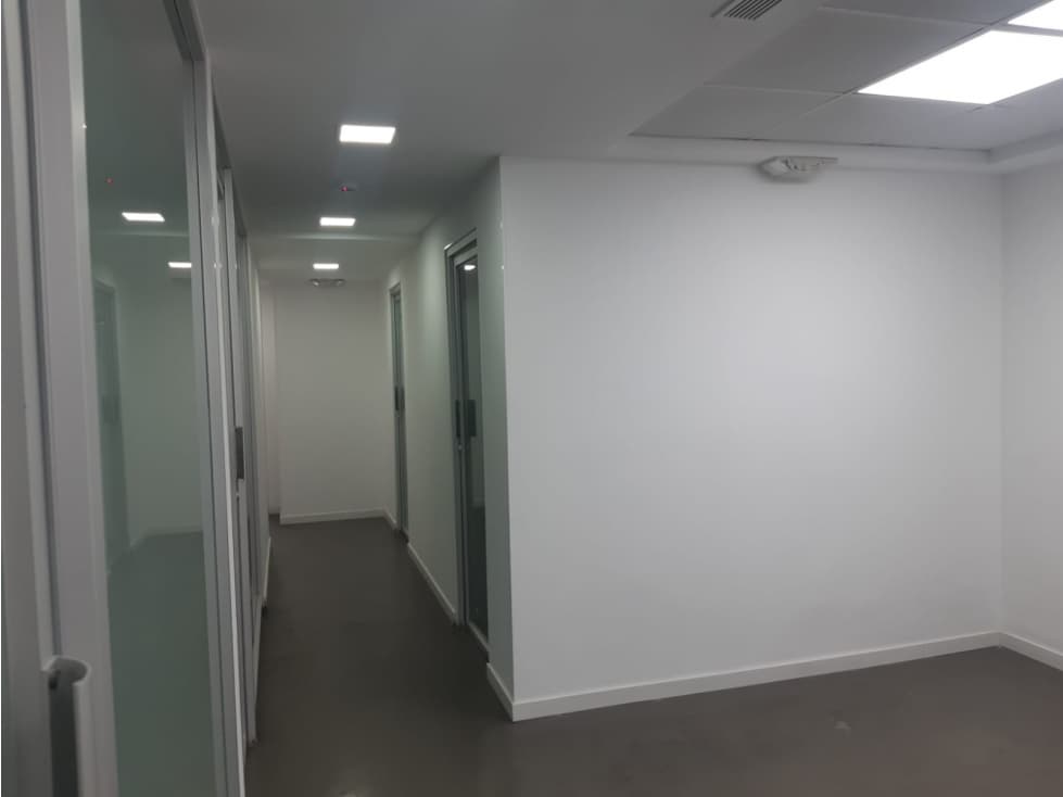 Se Vende Local en Av Santa Elena — foto 5