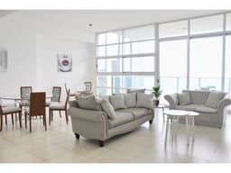 SE ALQUILA APARTAMENTO EN AVENIDA BALBOA