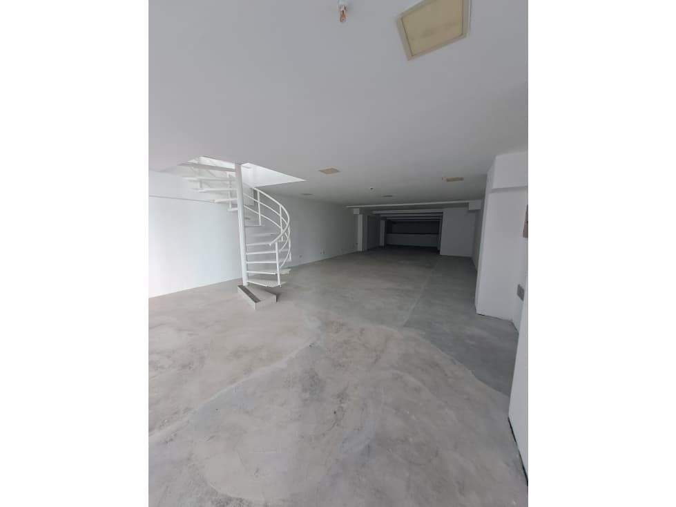 SE ALQUILA LOCAL COMERCIAL EN BELLA VISTA — foto 1