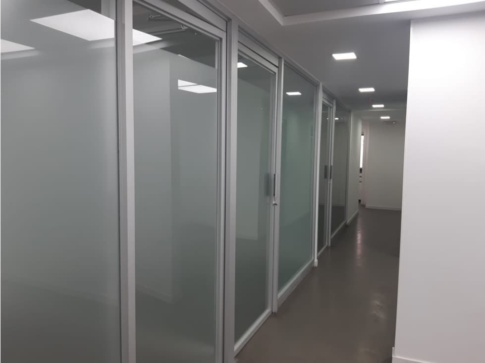 Se Vende Local en Av Santa Elena — foto 3