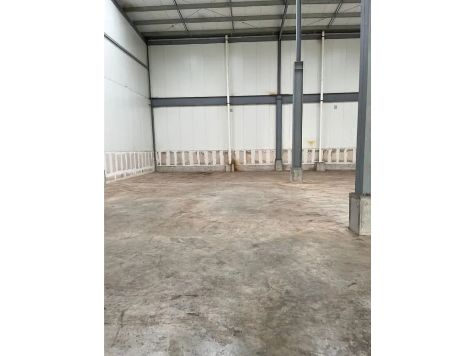 Se Alquila Espectacular Bodega 500 Mts via Tocumen $4.000.oo+Itbm — foto 1