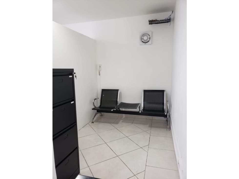 SE ALQUILA OFICINA AMOBLADA EN BELLA VISTA $900 — foto 3