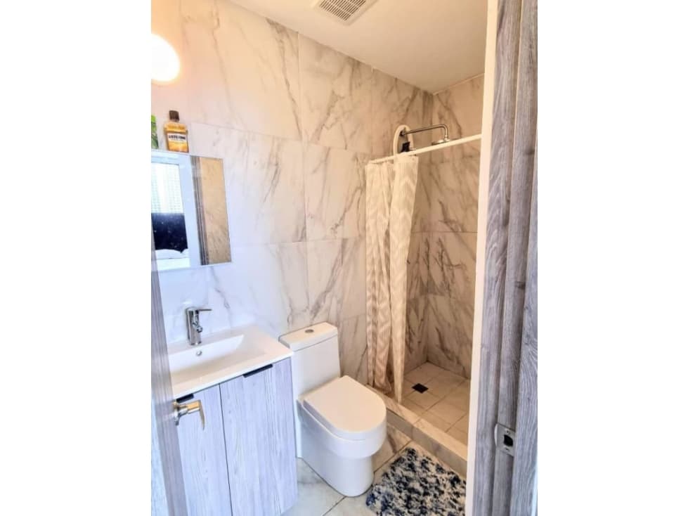 Alquilo espectacular apartamento amoblado en cll 50 — foto 3