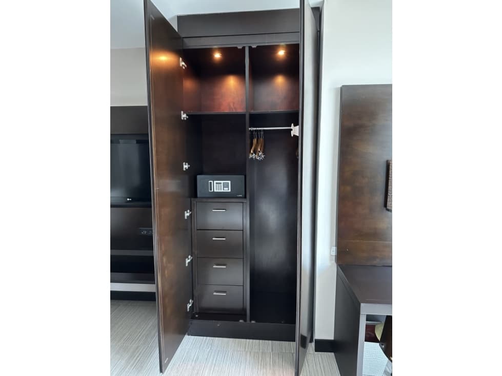SE VENDE LUJOSO APARTAMENTO — foto 2