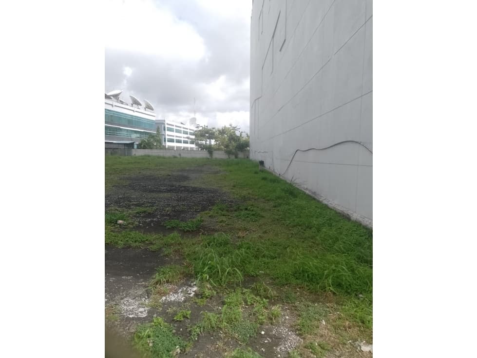 SE ALQUILA TERRENO EN PUEBLO NUEVO — foto 2