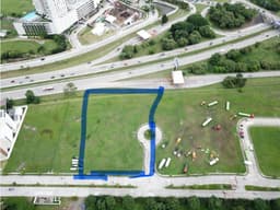 Se Vende Terreno en Santa Maria Business