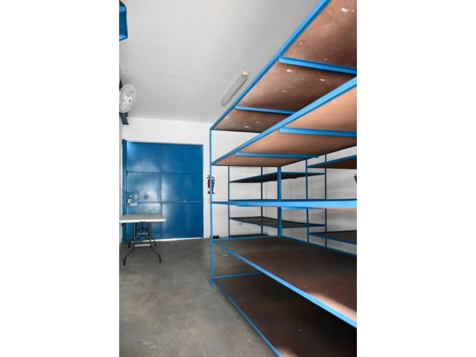 ¡SE VENDE ! GRAN Bodega en Pueblo Nuevo — foto 2