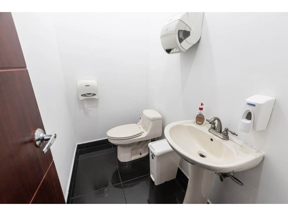 ¡¡SE VENDE!! OFICINA en Obarrio a precio de REMATE — foto 2