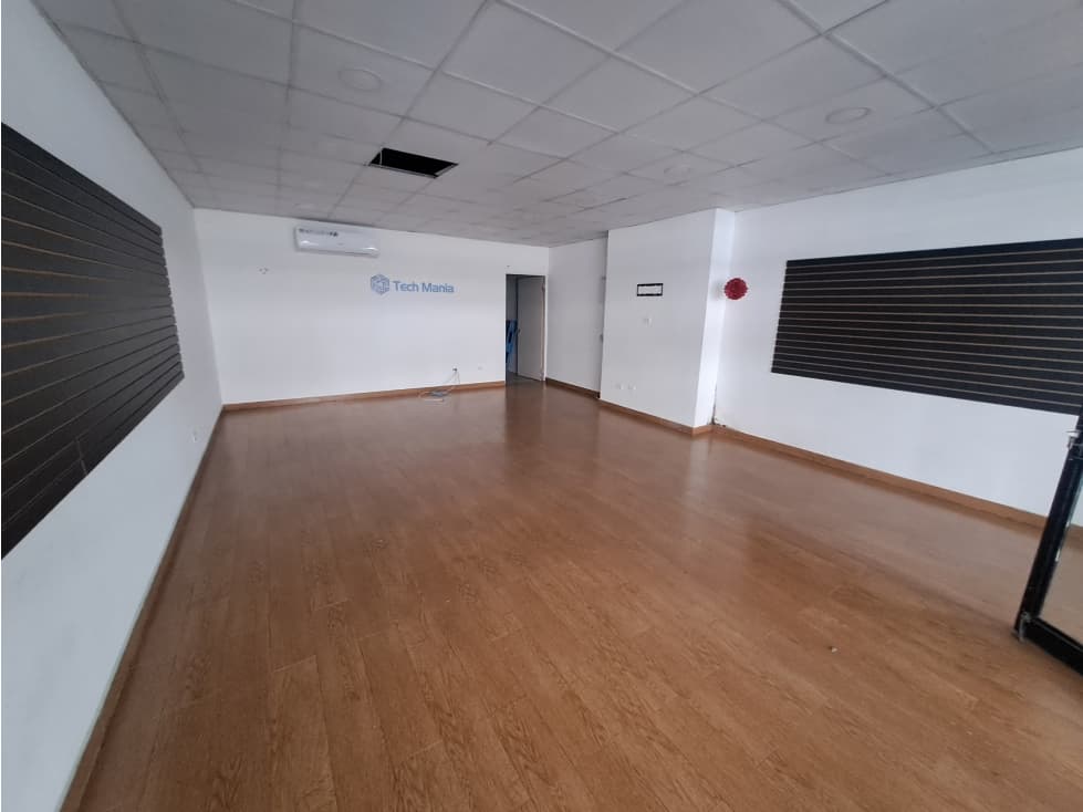 SE ALQUILA LOCAL COMERCIAL EN OBARRIO — foto 2