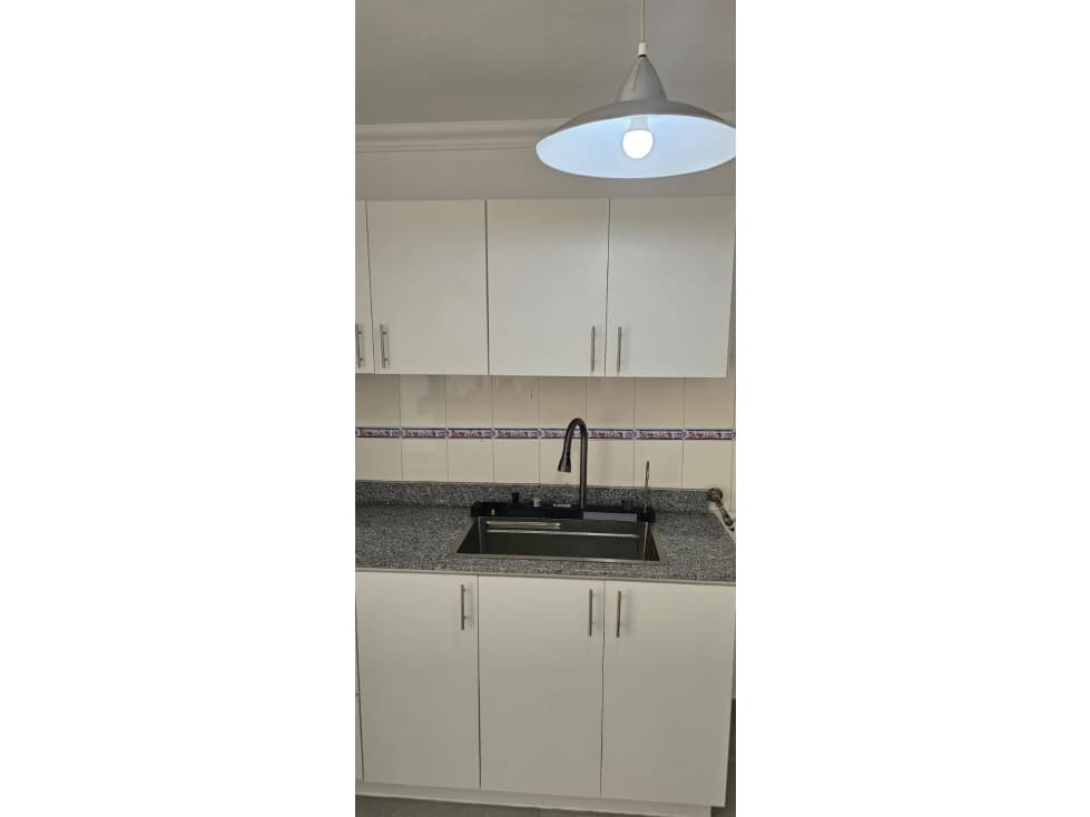 ALQUILO COMODO APARTAMENTO EN RIO ABAJO — foto 3