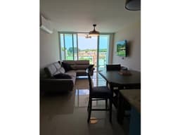Se alquila apartamento en PH Fontanella del Mar, San Carlos.