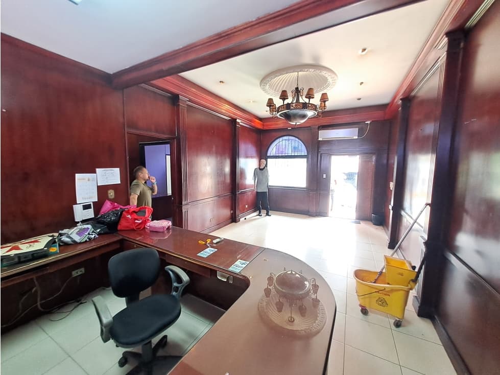 SE ALQUILA CASA COMERCIAL EN BELLA VISTA — foto 1