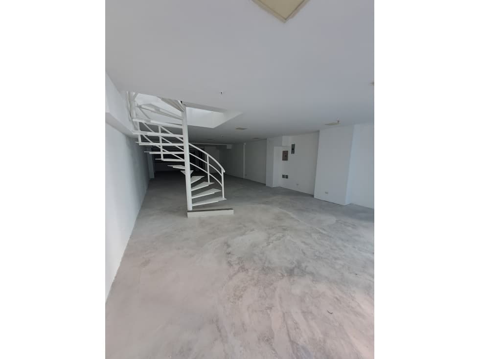 SE ALQUILA LOCAL COMERCIAL EN BELLA VISTA — foto 3