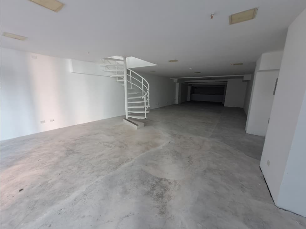 SE ALQUILA LOCAL COMERCIAL EN BELLA VISTA — foto 2
