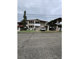 En Venta amplia Casa de dos niveles en los Ángeles, Betania