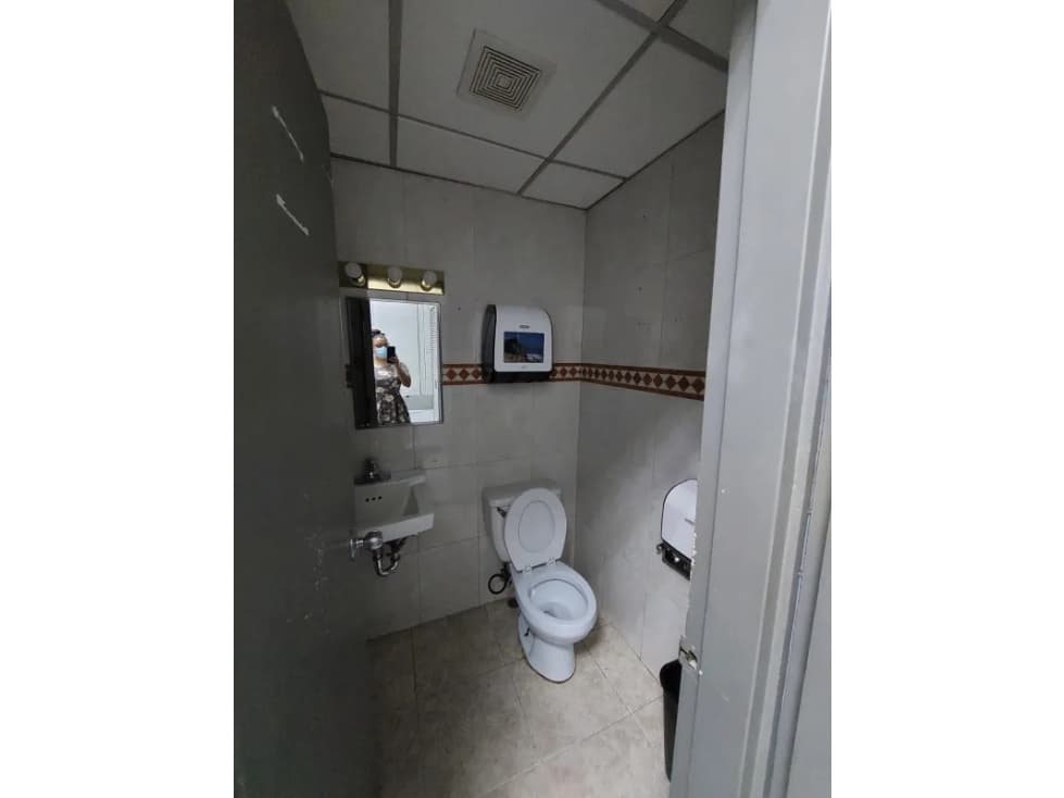 Se Alquila Excelente Local calle 50 177.78 Mts $5,000,oo+Itbms — foto 4