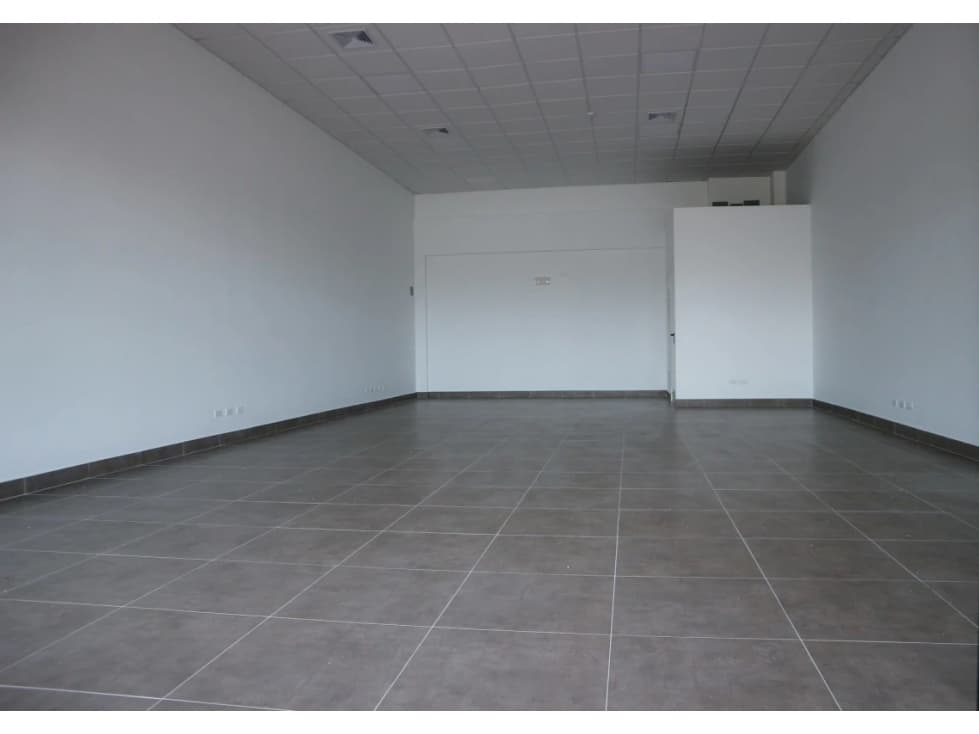 Se Alquila Local Comercial 448 Mts Los Pueblos USD4,000,00+Itbms — foto 5