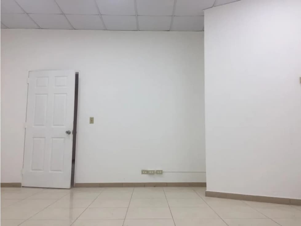 Se Alquila Local 106.88 Mts Albrook USD$1,213,oo+Itbms 11 — foto 3