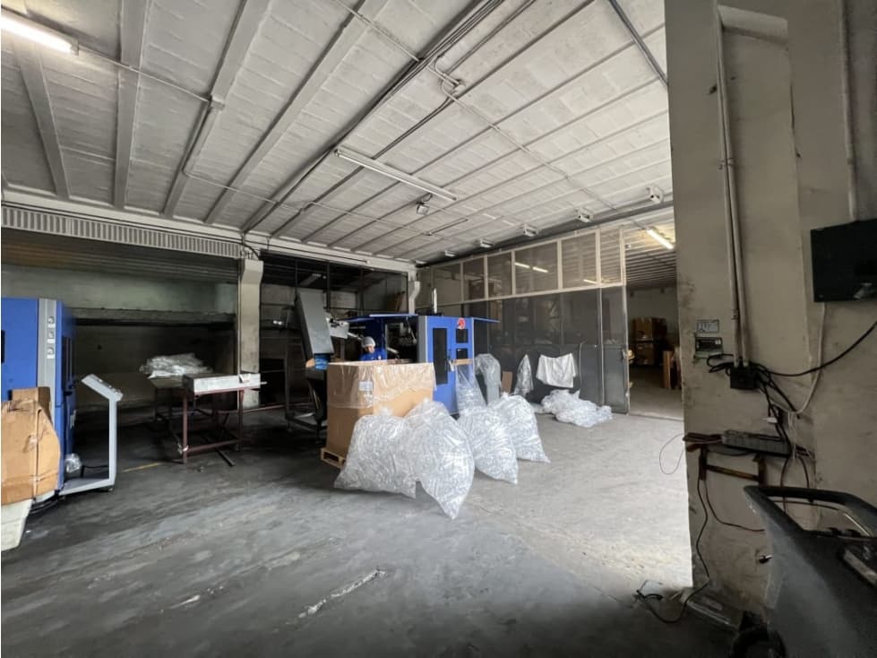 Alquilo Extraordinaria bodega en Milla 8 3500m2 — foto 6