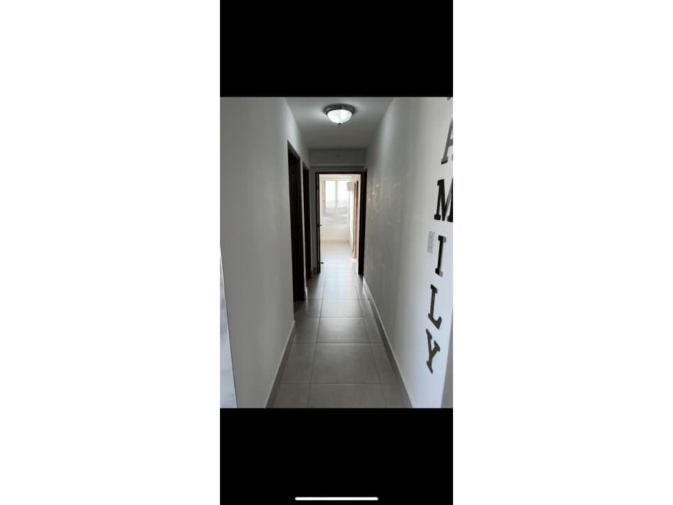 ALQUILO APARTAMENTO SEMIAMOBLADO EN PH GREENWOOD — foto 2