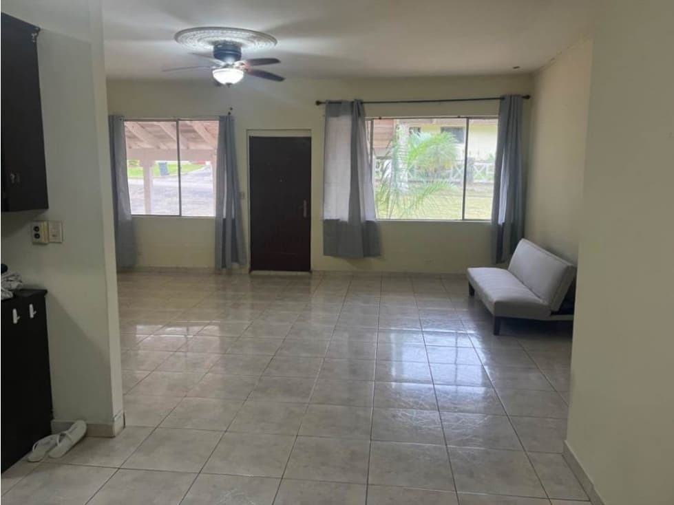 SE ALQUILA HERMOSA CASA — foto 3