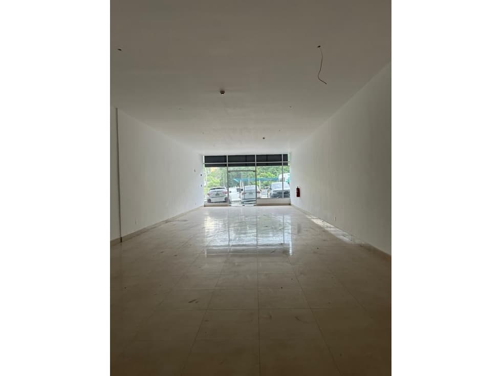 ¡¡SE ALQUILA !! LOCAL COMERCIAL en RIO ABAJO AV.PULIDA — foto 3