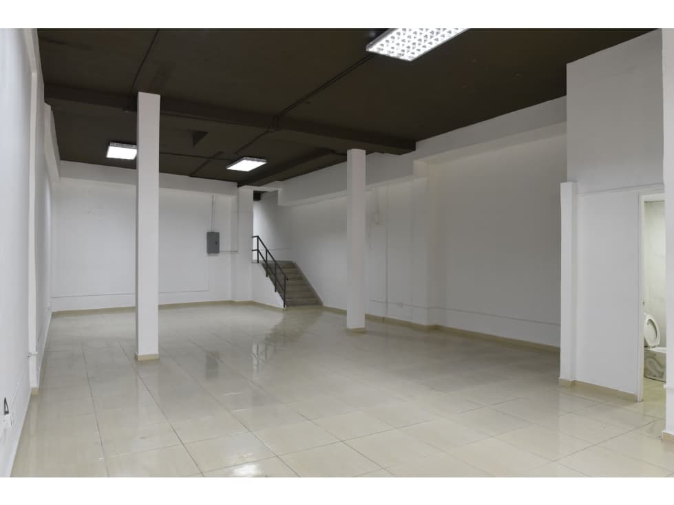 SE ALQUILA LOCAL COMERCIAL EN CALIDONIA — foto 3