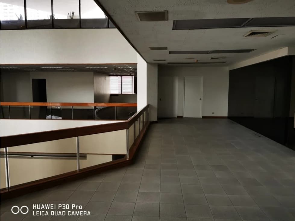 Se Alquila Local comercial 1.241 Mts Bella Vista $14.889.oo — foto 4