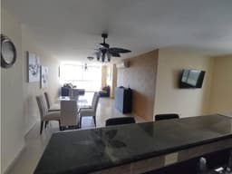 Alquilo Extraordinario apartamento amoblado en Costa del Este