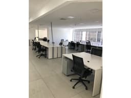 SE ALQUILA AMPLIA OFICINA EN OBARRIO- $7845