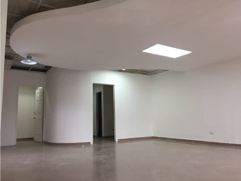 ¡SE VENDE!! Excelente Local Comercial en la Cresta — foto 4