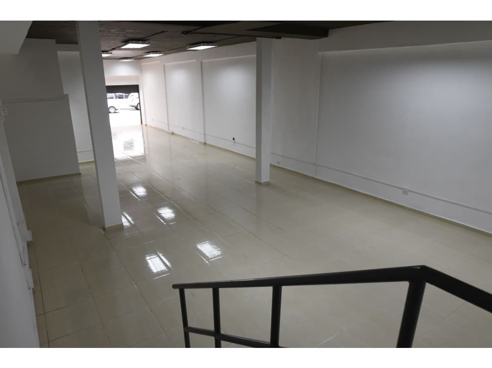 SE ALQUILA LOCAL COMERCIAL EN CALIDONIA — foto 4
