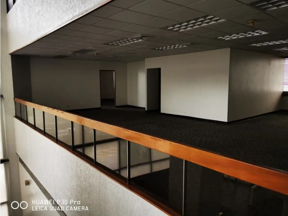 Se Alquila Local comercial 1.241 Mts Bella Vista $14.889.oo — foto 6