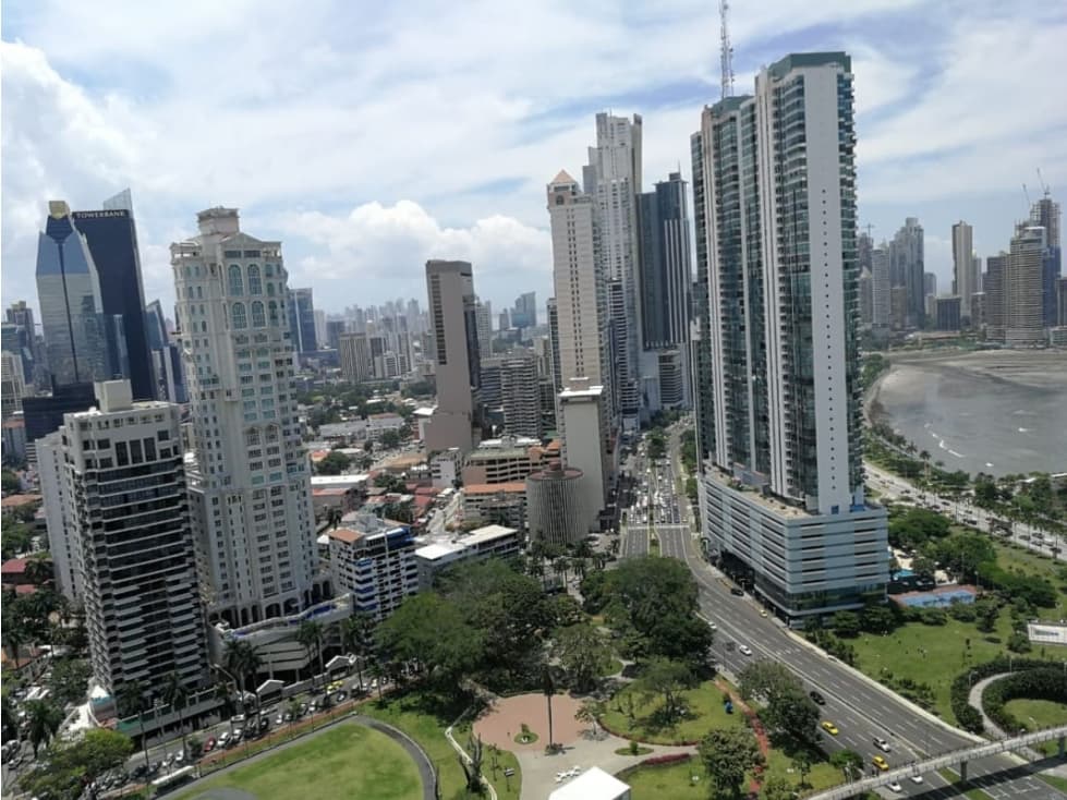 Alquilo apartamento amoblado en avenida balboa — foto 1