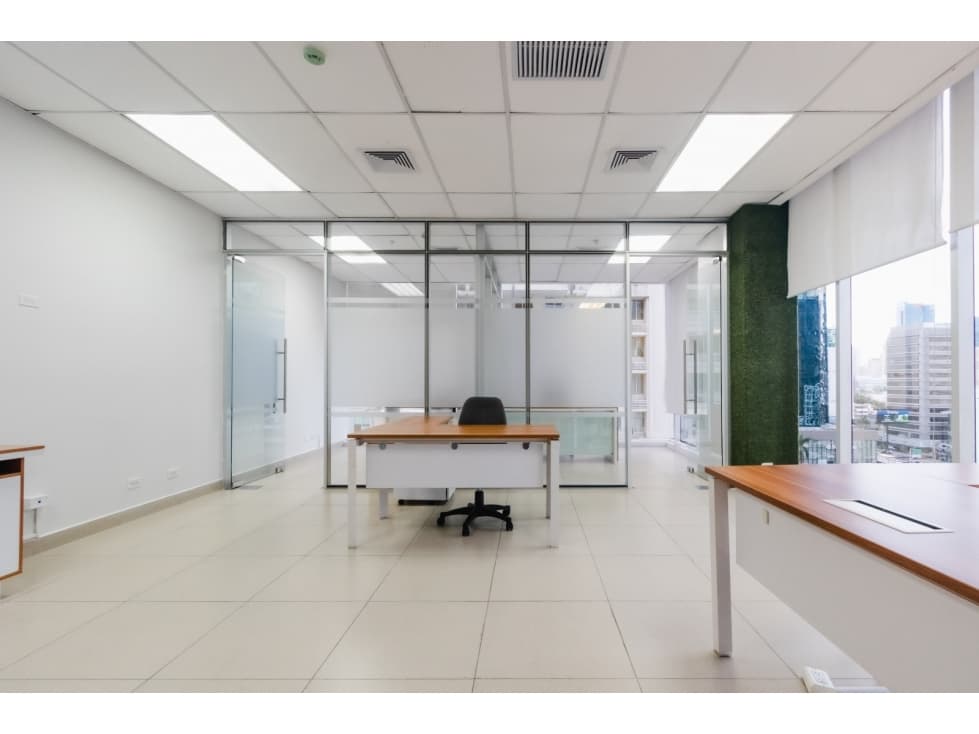Se Alquila Oficina Amoblada122 Mts Obarrio P.7 USD$1,800,00+itbms — foto 2