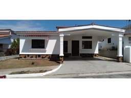 SE ALQUILA CASA EN ECO GARDEN ARRAIJAN