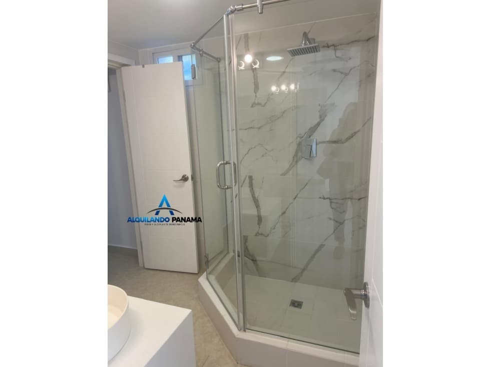 ALQUILER DE CASA EN RESIDENCIAL HOWARD — foto 5