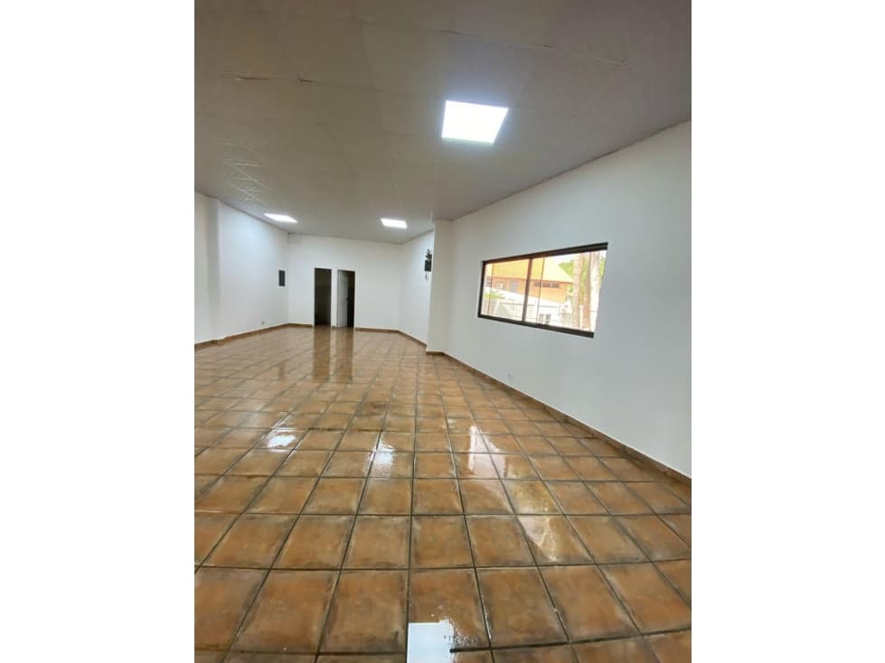 SE ALQUILA LOCAL COMERCIAL EN ALBROOK — foto 5
