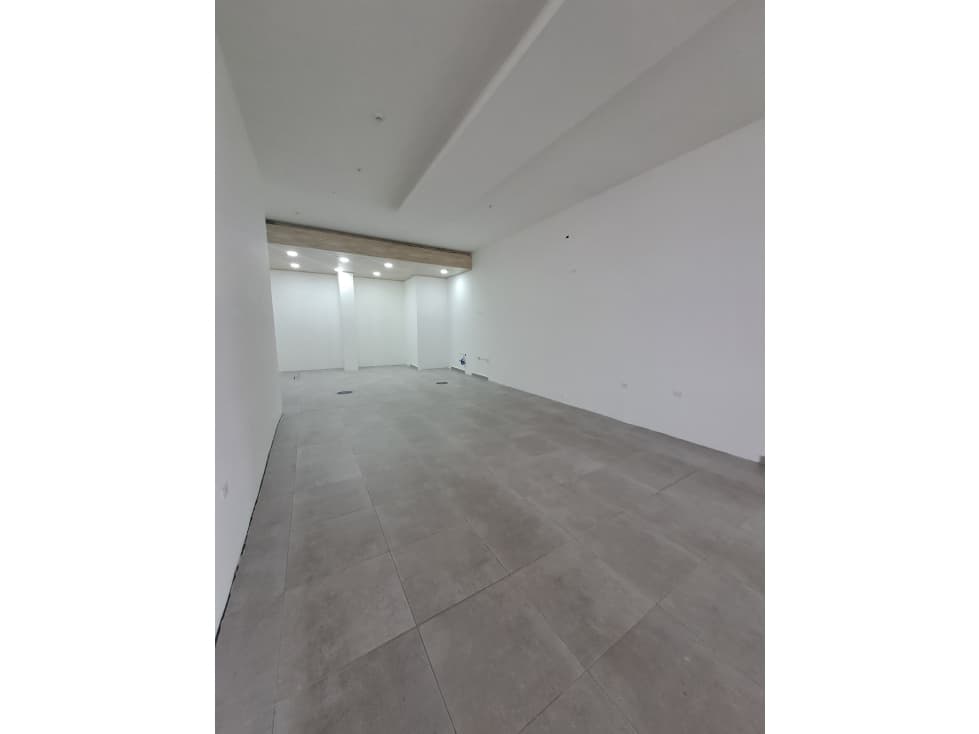 SE ALQUILAN LOCALES COMERCIALES EN VIA ESPAÑA — foto 2