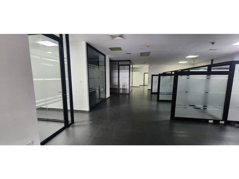 SE ALQUILA LOCAL COMERCIAL EN VIA ESPAÑA — foto 1