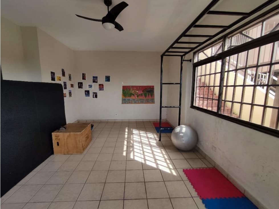 Casa multifamiliar de 2 niveles en venta en Altos de Betania — foto 5