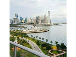 Alquilo apartamento en el yoo panama amoblado vista al mar