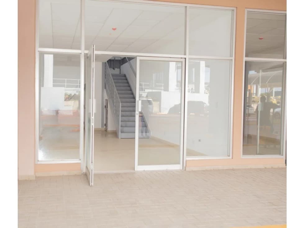 Se Alquilan Locales Comerciales desde 75 Mts USD2,500,oo+itbms — foto 2