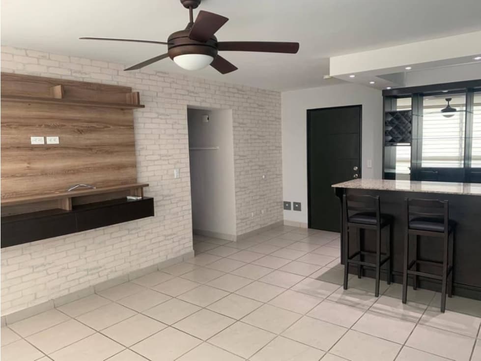 Alquilo acogedor Apartamento en parque lefevre — foto 1