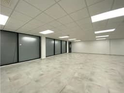 Se Alquila Oficina 140 mts centralísima en Obarrio $1,690,oo