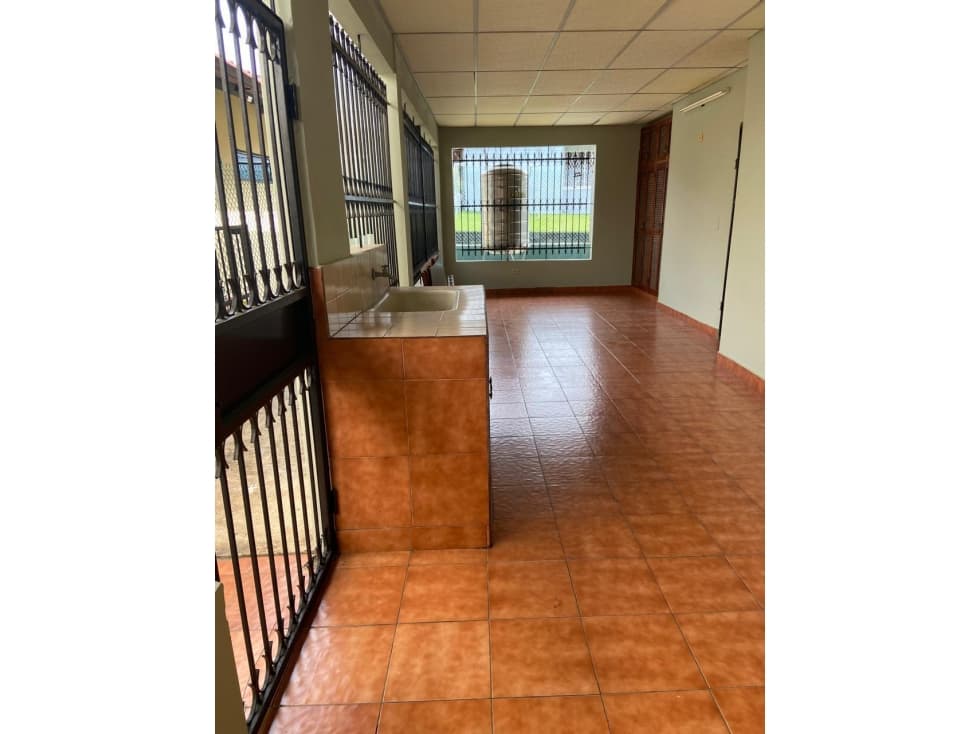 VENTA DE HERMOSA CASA EN BETANIA — foto 1